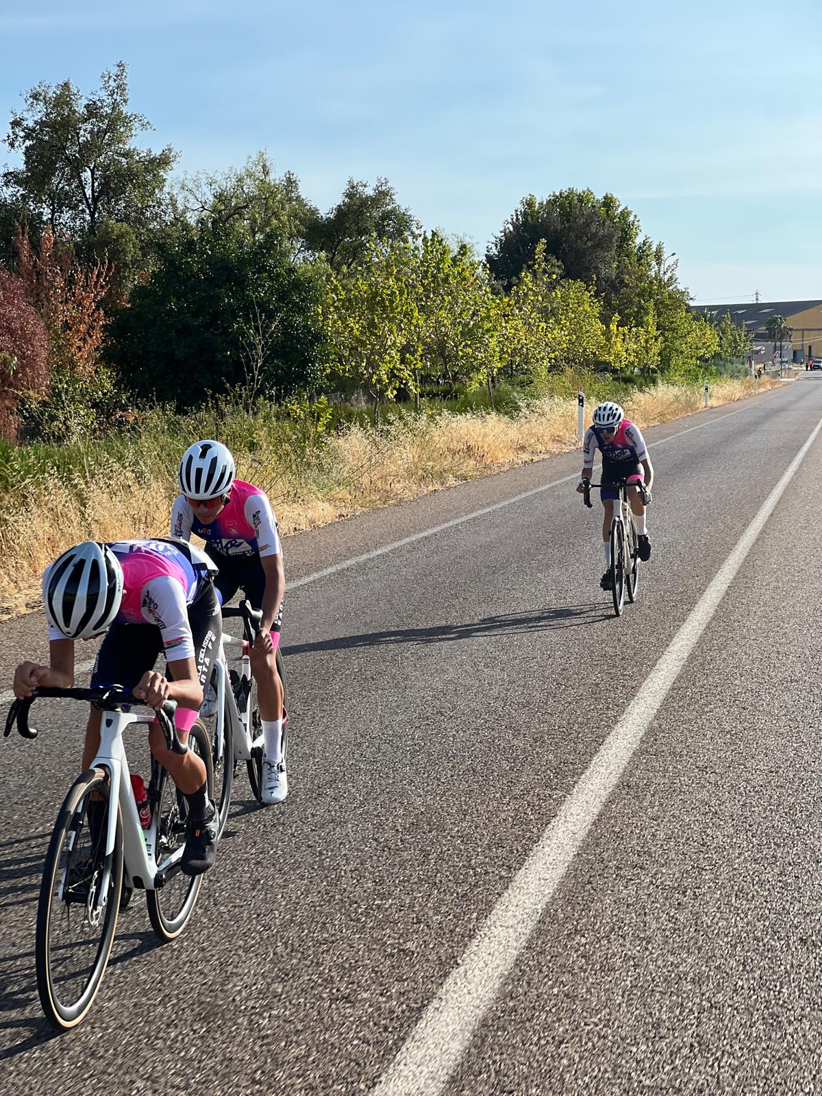 RAÚL CINTAS GANA LA CHALLENGE VUELTA CICLISTA A EXTREMADURA CADETE 2025
