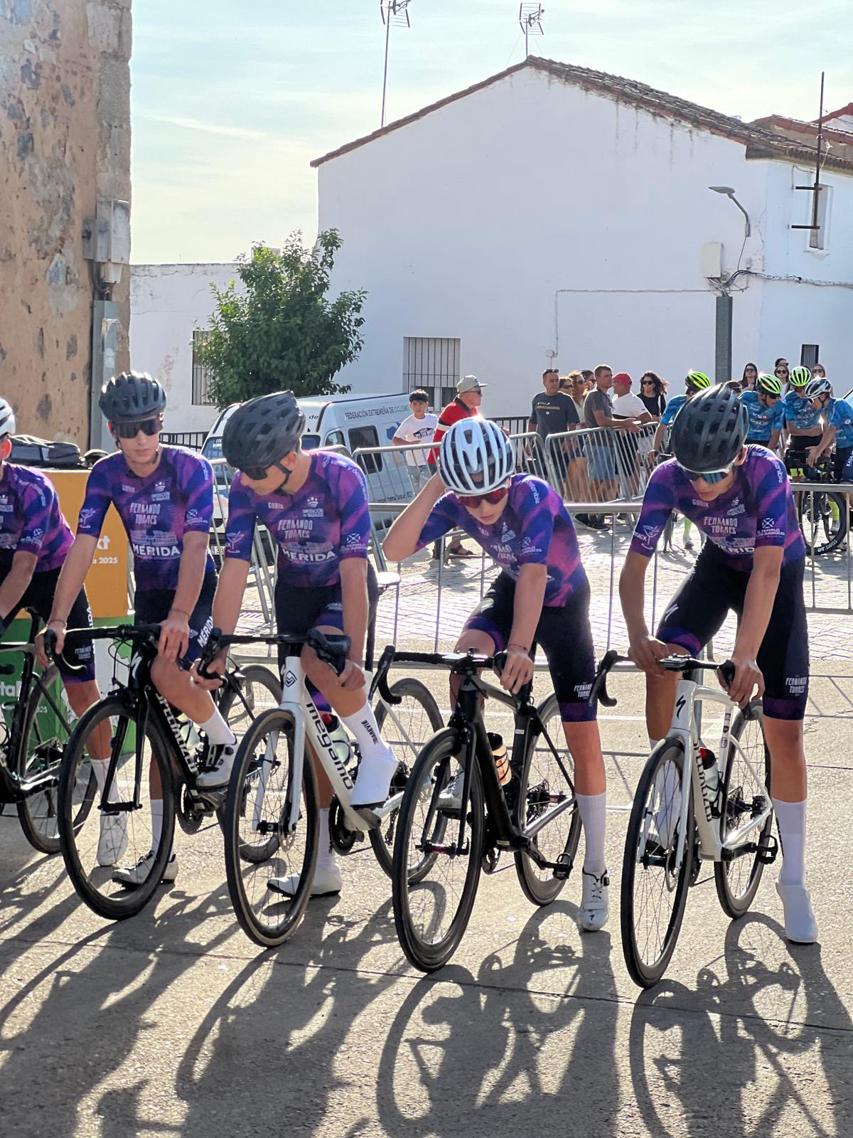RAÚL CINTAS GANA LA CHALLENGE VUELTA CICLISTA A EXTREMADURA CADETE 2025