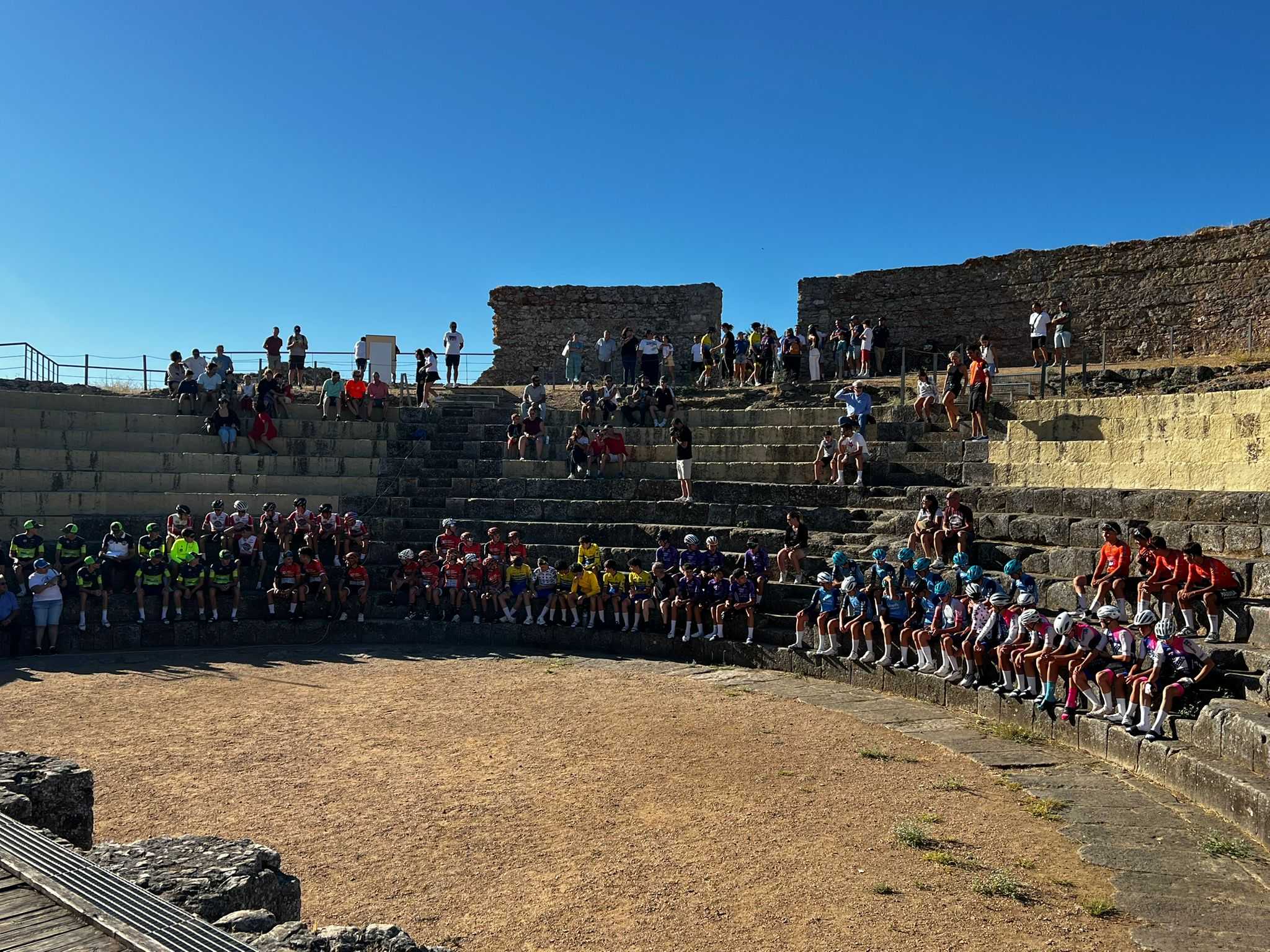 RAÚL CINTAS GANA LA CHALLENGE VUELTA CICLISTA A EXTREMADURA CADETE 2025