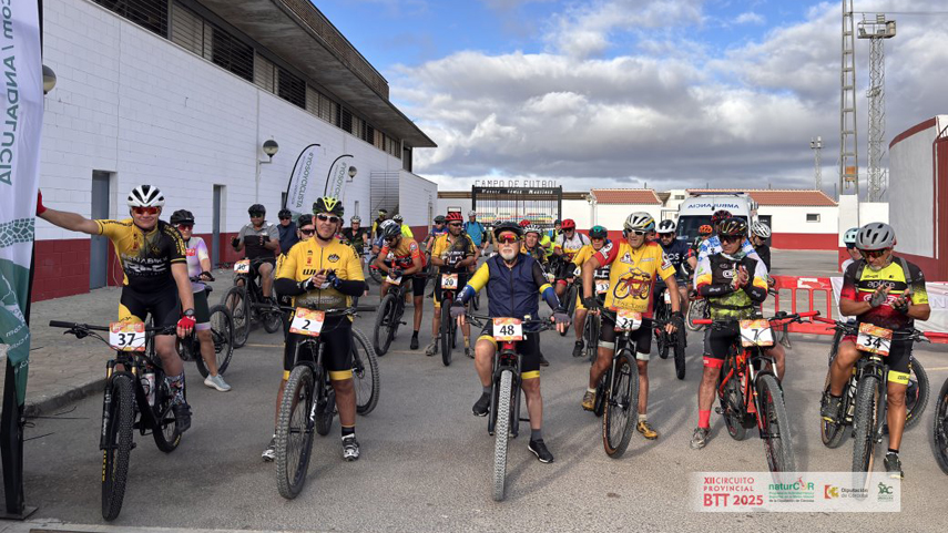 Benameji-pedalea-con-la-Ruta-Cicloturista-Rio-Anzur