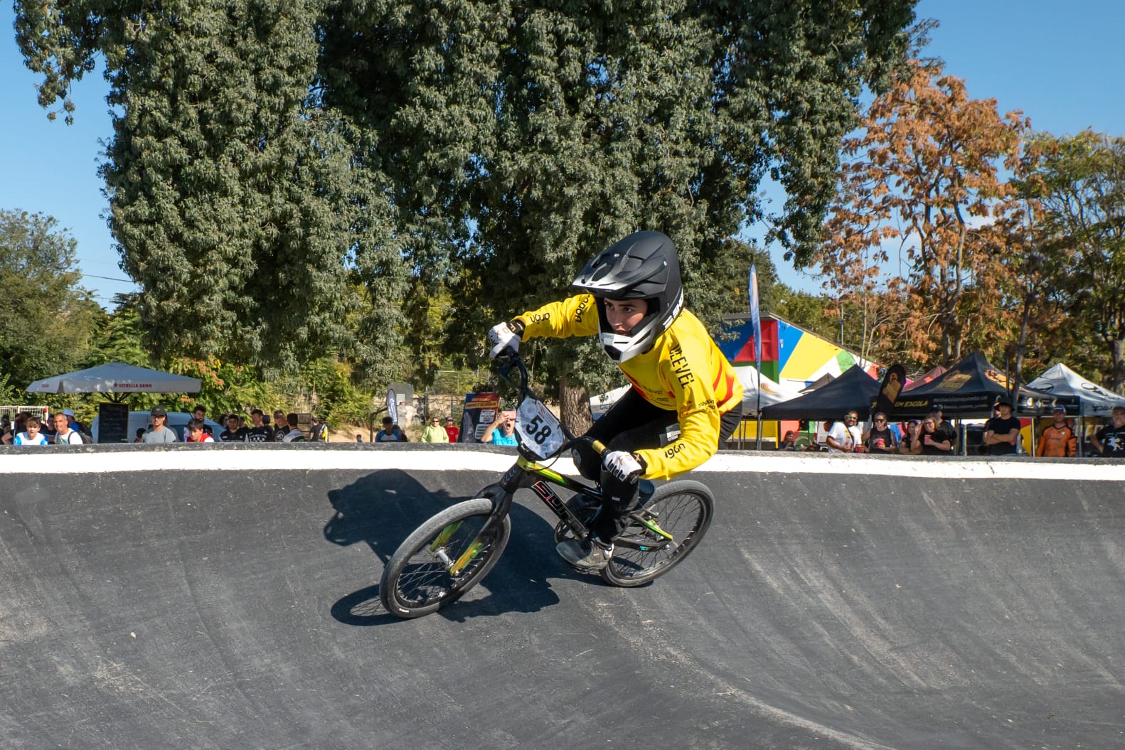 Sergio Veiga y Alba Fernández se visten en Monzón como nuevos campeones de España de Pump Track