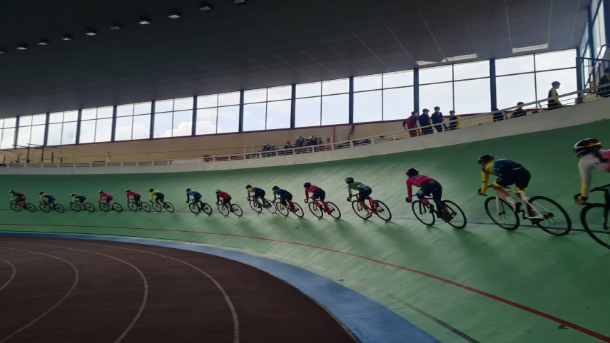 Convocatoria-para-ciclistas-infantiles-temporada-de-pista-2025-26