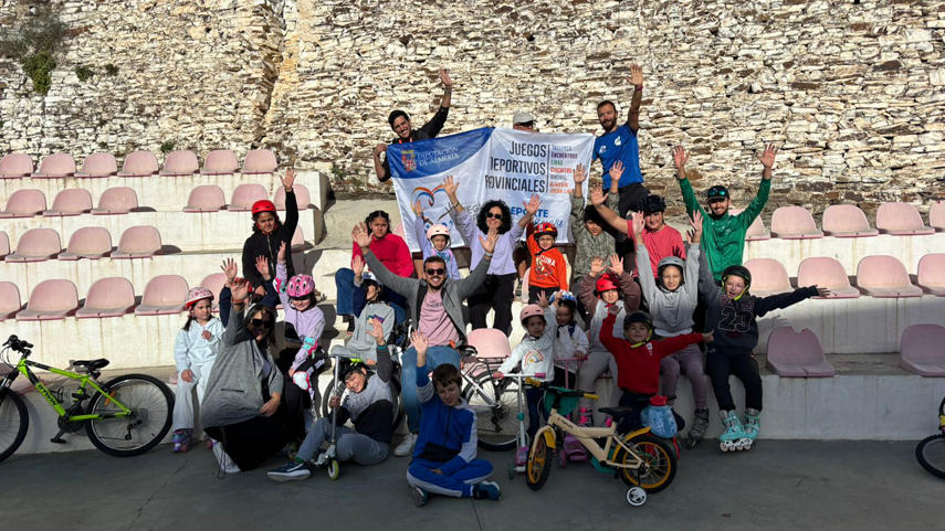 Arrancan-los-a��Talleres-Educativos-de-Promocion-del-Ciclismoa��-en-Almeria