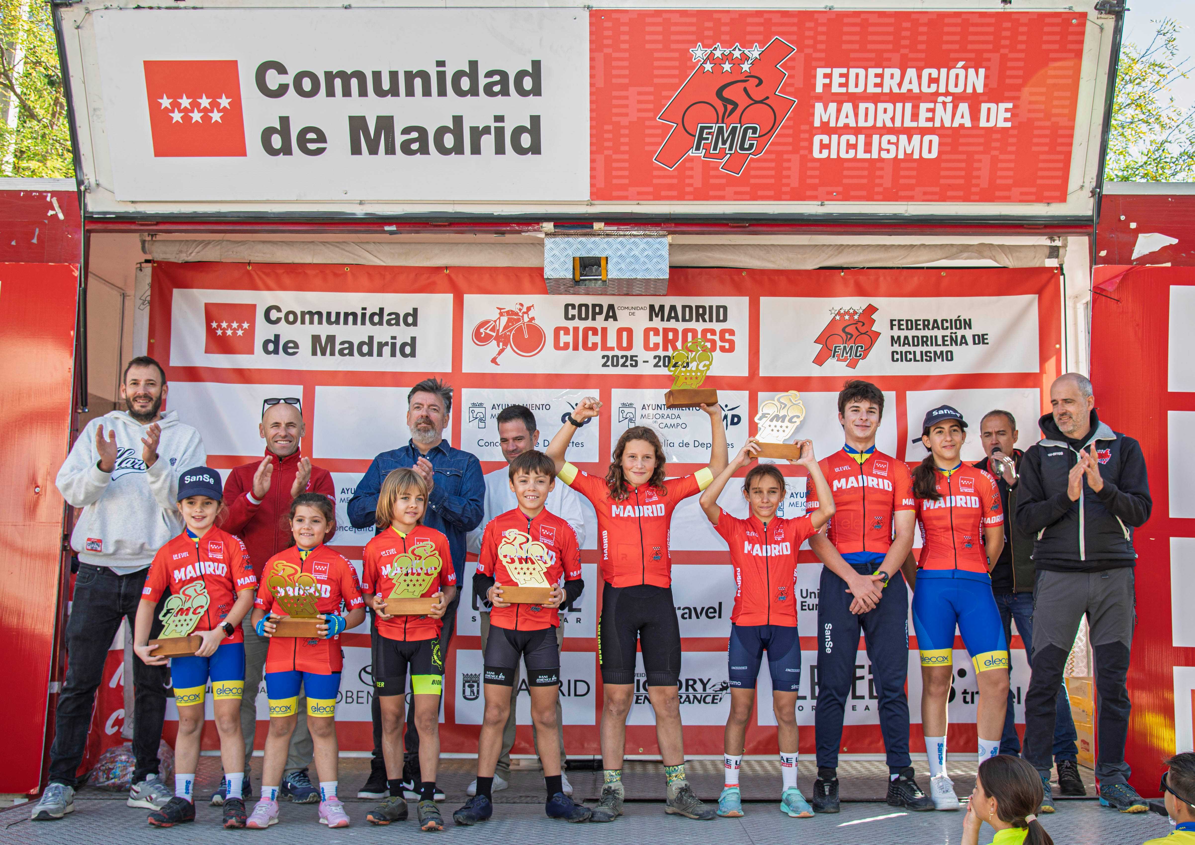 Miguel Díaz y Carolina Vega consiguen el triunfo en el XII Ciclocross de Mejorada del Campo Miguel Díaz y Carolina Vega consiguen el triunfo en el XII Ciclocross de Mejorada del Campo