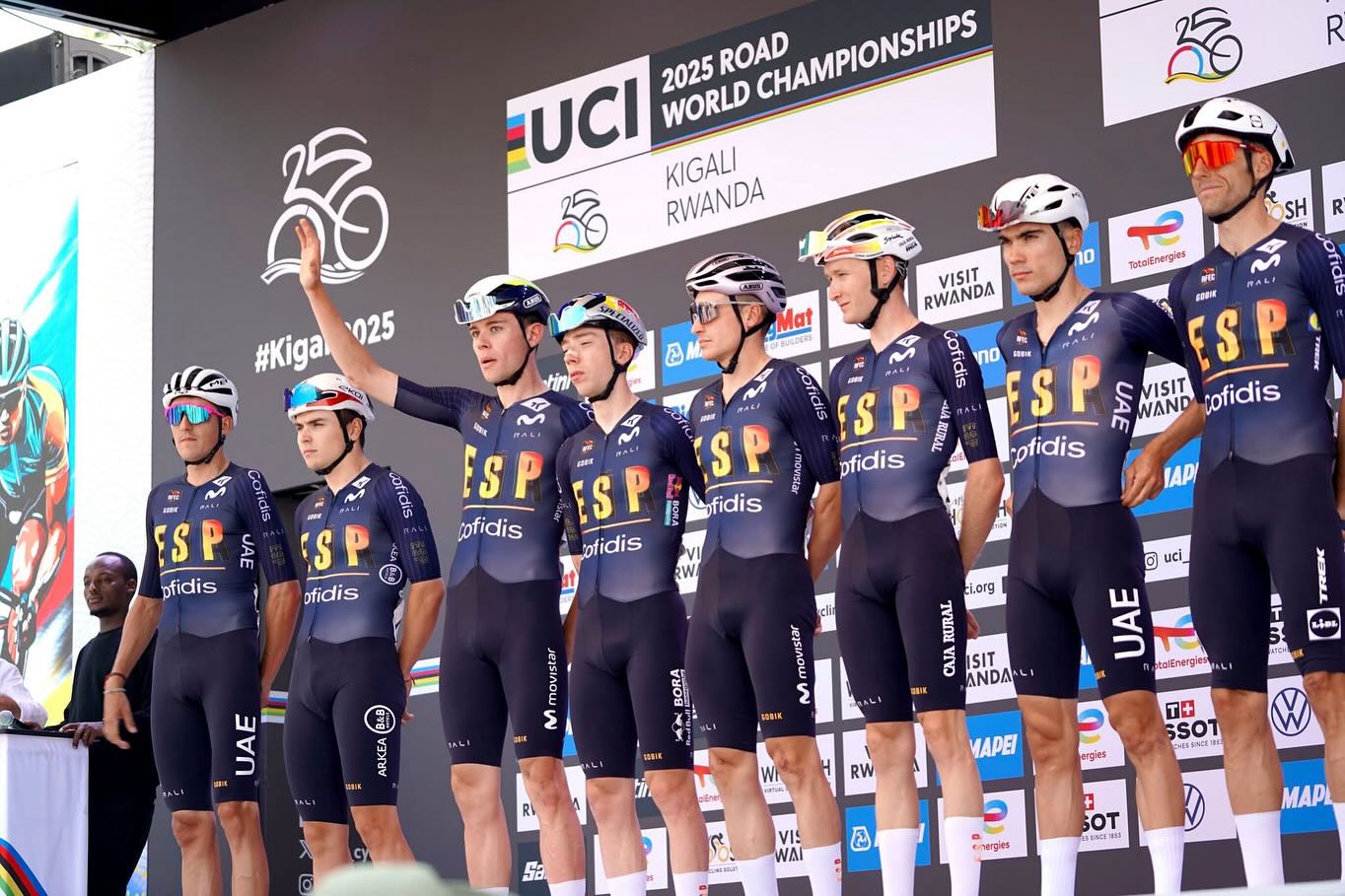 Héctor Álvarez roza el podio mundial en Kigali y lidera la brillante actuación valenciana en el Mundial de carretera Héctor Álvarez roza el podio mundial en Kigali y lidera la brillante actuación valenciana en el Mundial de carretera