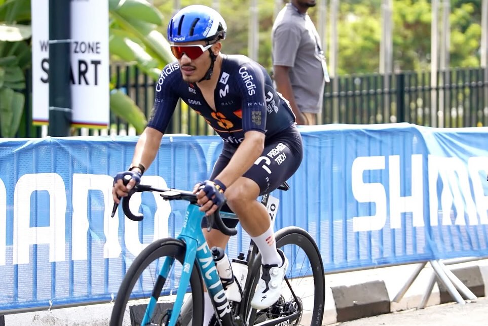 Héctor Álvarez roza el podio mundial en Kigali y lidera la brillante actuación valenciana en el Mundial de carretera Héctor Álvarez roza el podio mundial en Kigali y lidera la brillante actuación valenciana en el Mundial de carretera