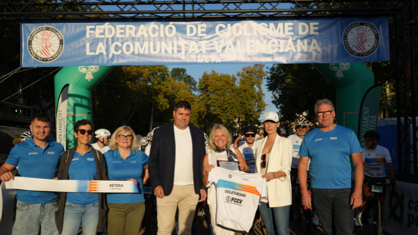 exito-rotundo-en-la-Marcha-Cicloturista-de-la-FCCV-celebrada-en-Betera