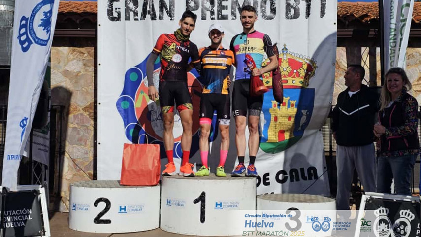 Cala-celebra-el-triunfo-de-David-Rodriguez-y-Esther-Maqueda