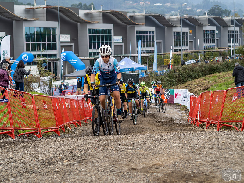 Miguel Rodríguez e Irene Trabazo lánzanse ao barro da Copa Galicia con vitorias no Porriño