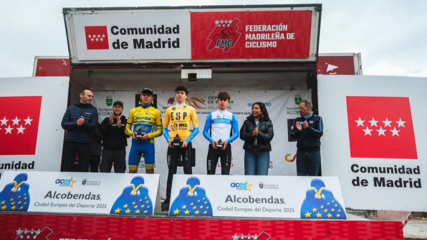 Guillermo-Garcia-exerce-de-lider-da-Copa-de-Espana-de-Ciclocros-coa-Seleccion-de-Galicia-