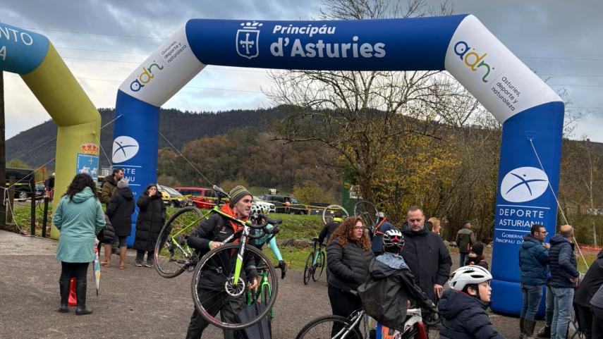 Infiesto-vive-una-emocionante-y-epica-edicion-del-III-Ciclocross-Concejo-de-Pilona