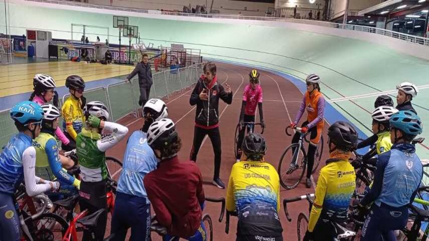 Sexta-sesion-de-entrenamientos-infantiles-en-el-Velodromo-de-Galapagar