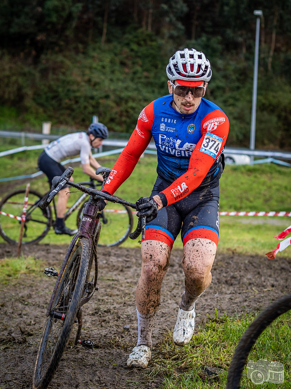 Samuel González despexa a incógnita final da Copa Galicia de Ciclocrós en Viveiro
