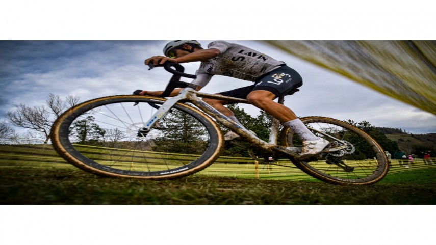 Se-celebro-el-Ciclocross-de-Arenas-de-Iguna-para-despedir-el-ano-ciclista-en-Cantabria