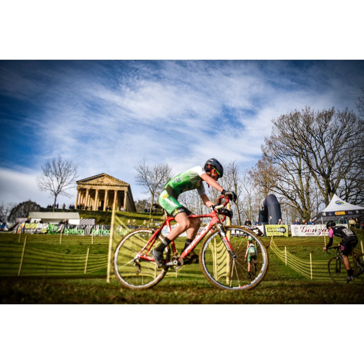 Se celebró el Ciclocross de Arenas de Iguña para despedir el año ciclista en Cantabria