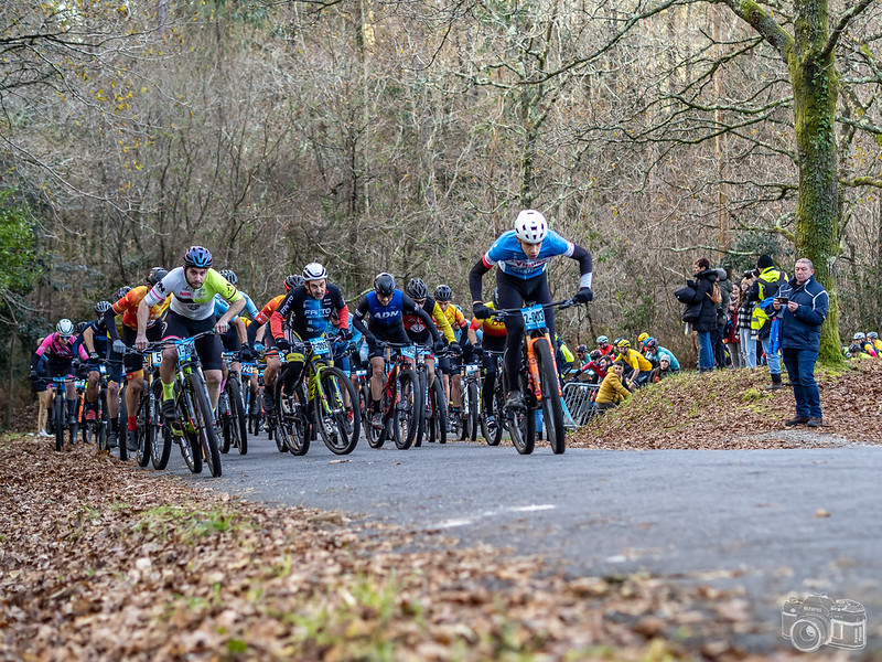 Ángel Maneiro e Mar Delgado acenden a Copa Galicia de BTT Resistencia en Lousame
