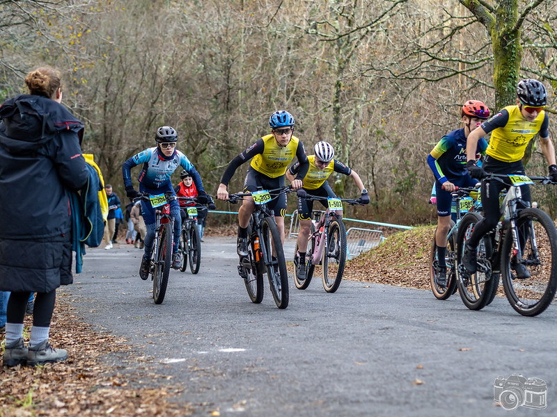 Ángel Maneiro e Mar Delgado acenden a Copa Galicia de BTT Resistencia en Lousame