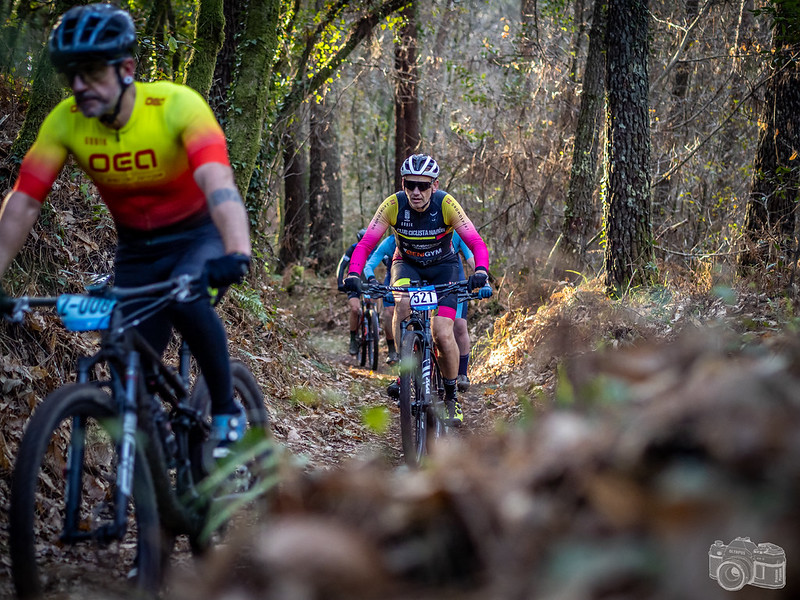 Ángel Maneiro e Mar Delgado acenden a Copa Galicia de BTT Resistencia en Lousame