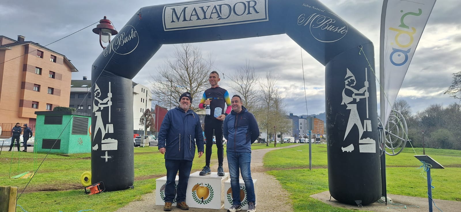 Villaviciosa acoge una brillante jornada de ciclocross con el X Circuito Mayador
