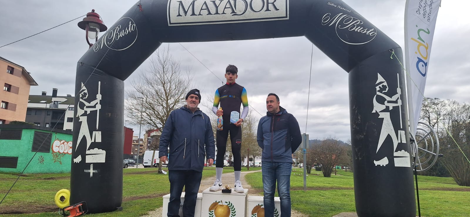Villaviciosa acoge una brillante jornada de ciclocross con el X Circuito Mayador