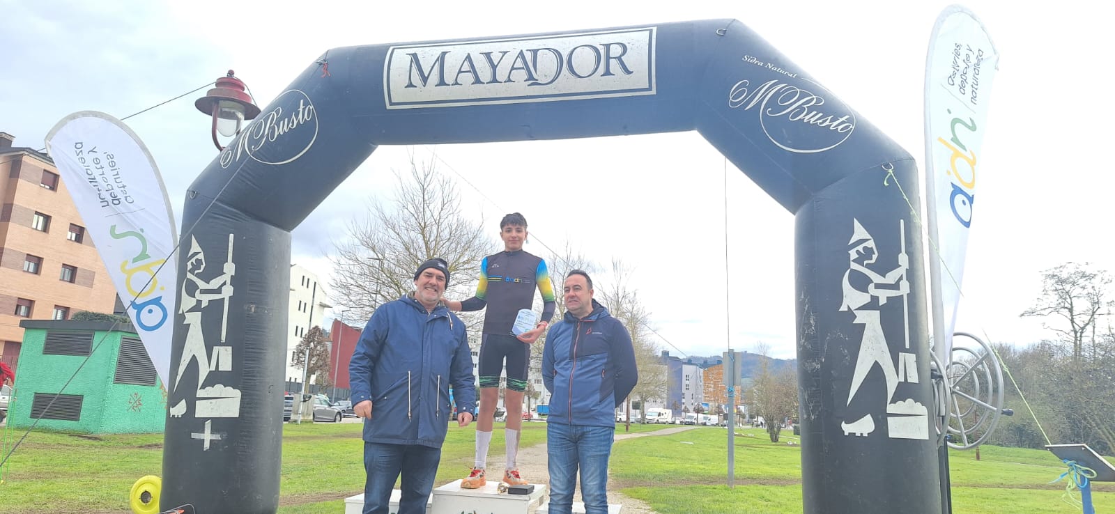 Villaviciosa acoge una brillante jornada de ciclocross con el X Circuito Mayador