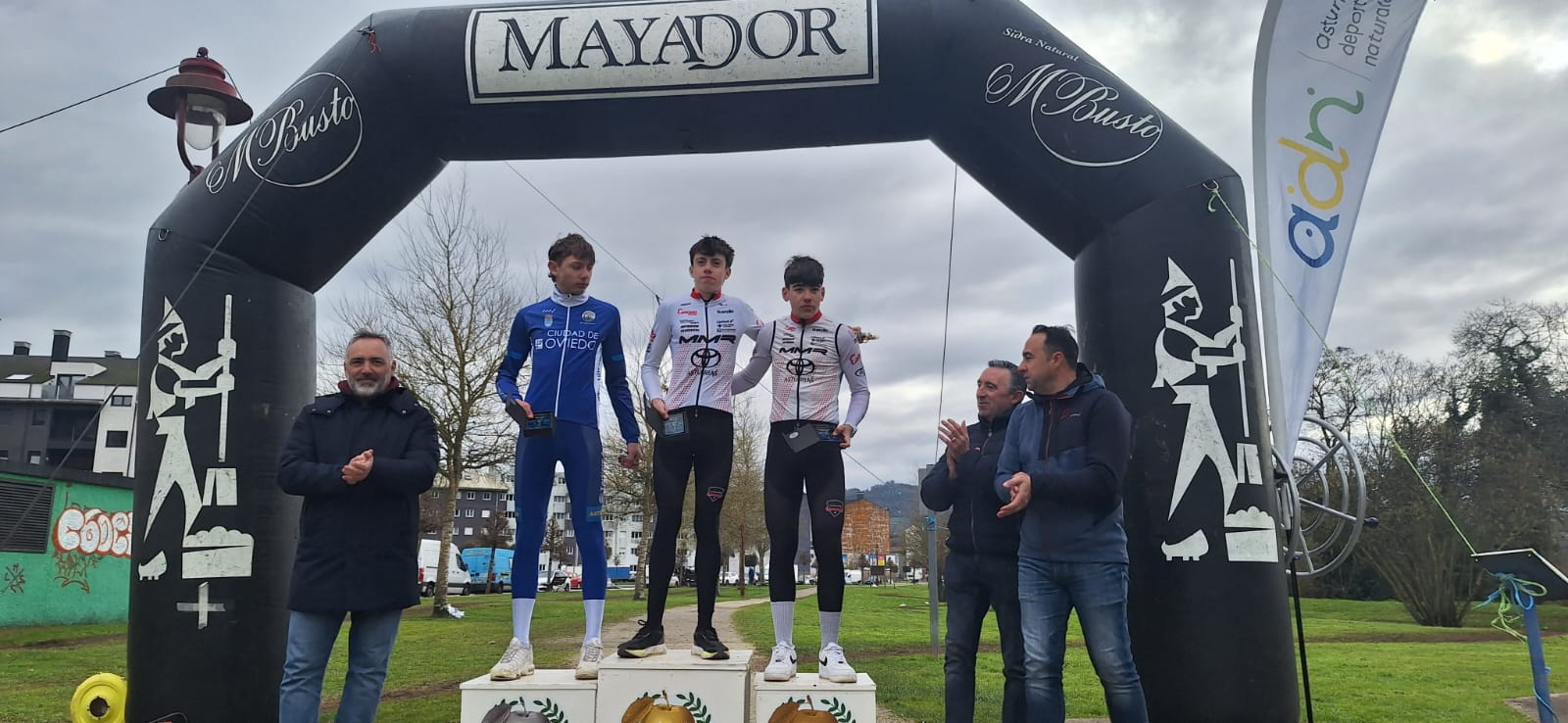 Villaviciosa acoge una brillante jornada de ciclocross con el X Circuito Mayador