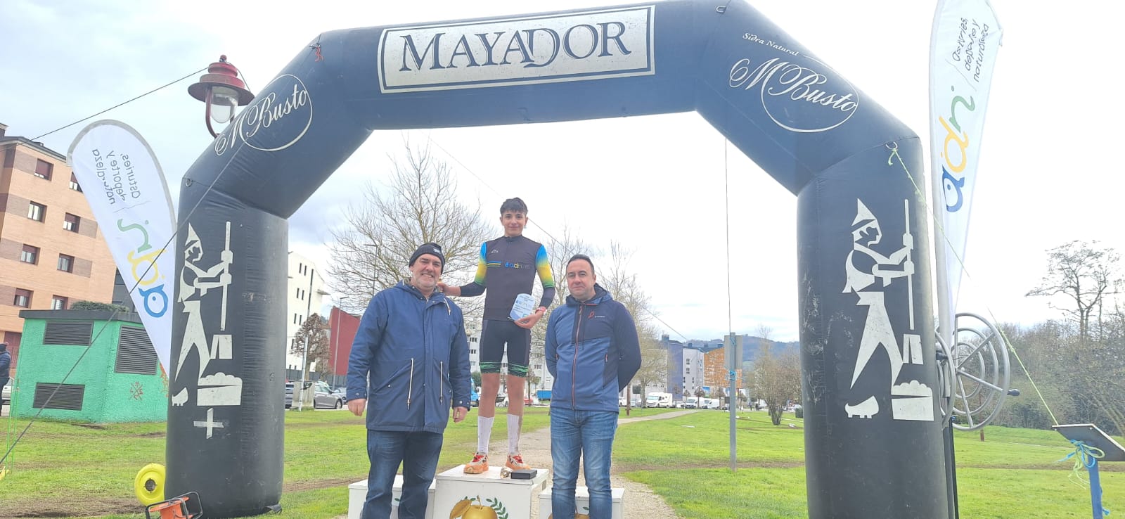 Villaviciosa acoge una brillante jornada de ciclocross con el X Circuito Mayador