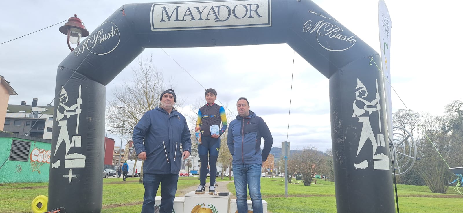 Villaviciosa acoge una brillante jornada de ciclocross con el X Circuito Mayador