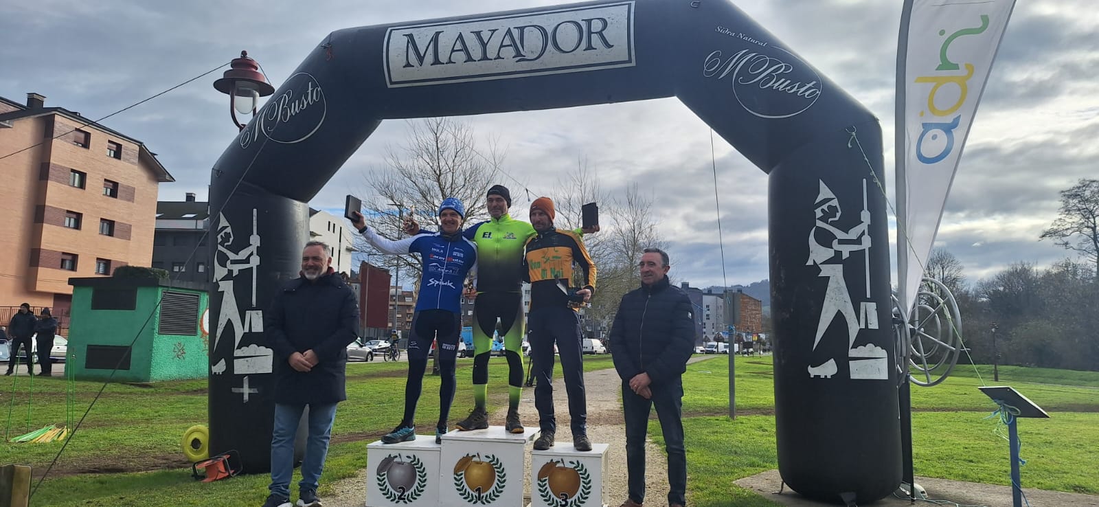 Villaviciosa acoge una brillante jornada de ciclocross con el X Circuito Mayador