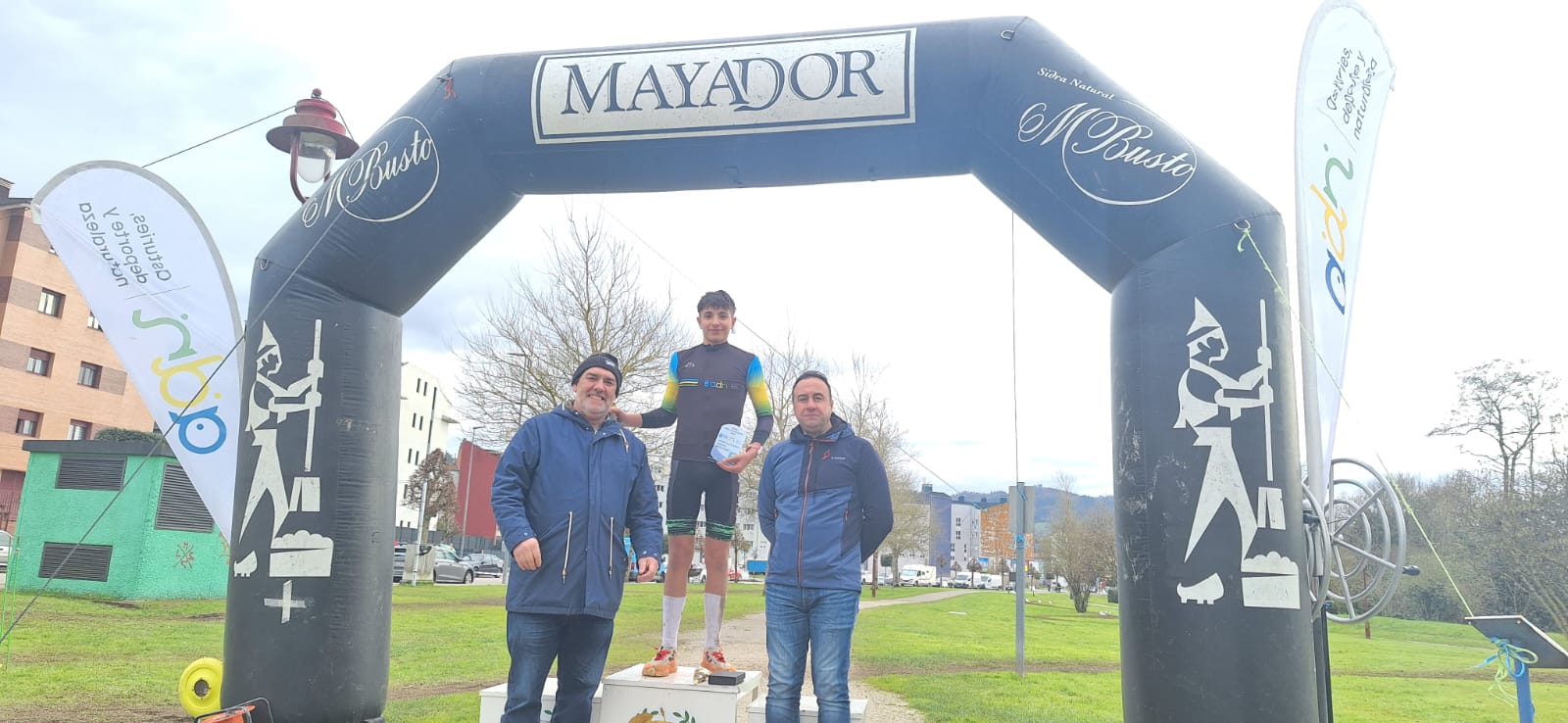 Villaviciosa acoge una brillante jornada de ciclocross con el X Circuito Mayador