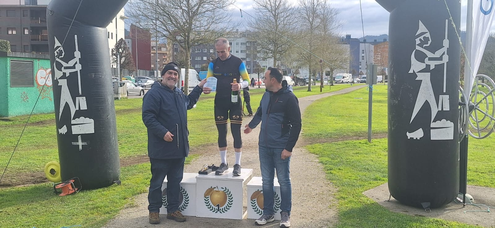 Villaviciosa acoge una brillante jornada de ciclocross con el X Circuito Mayador