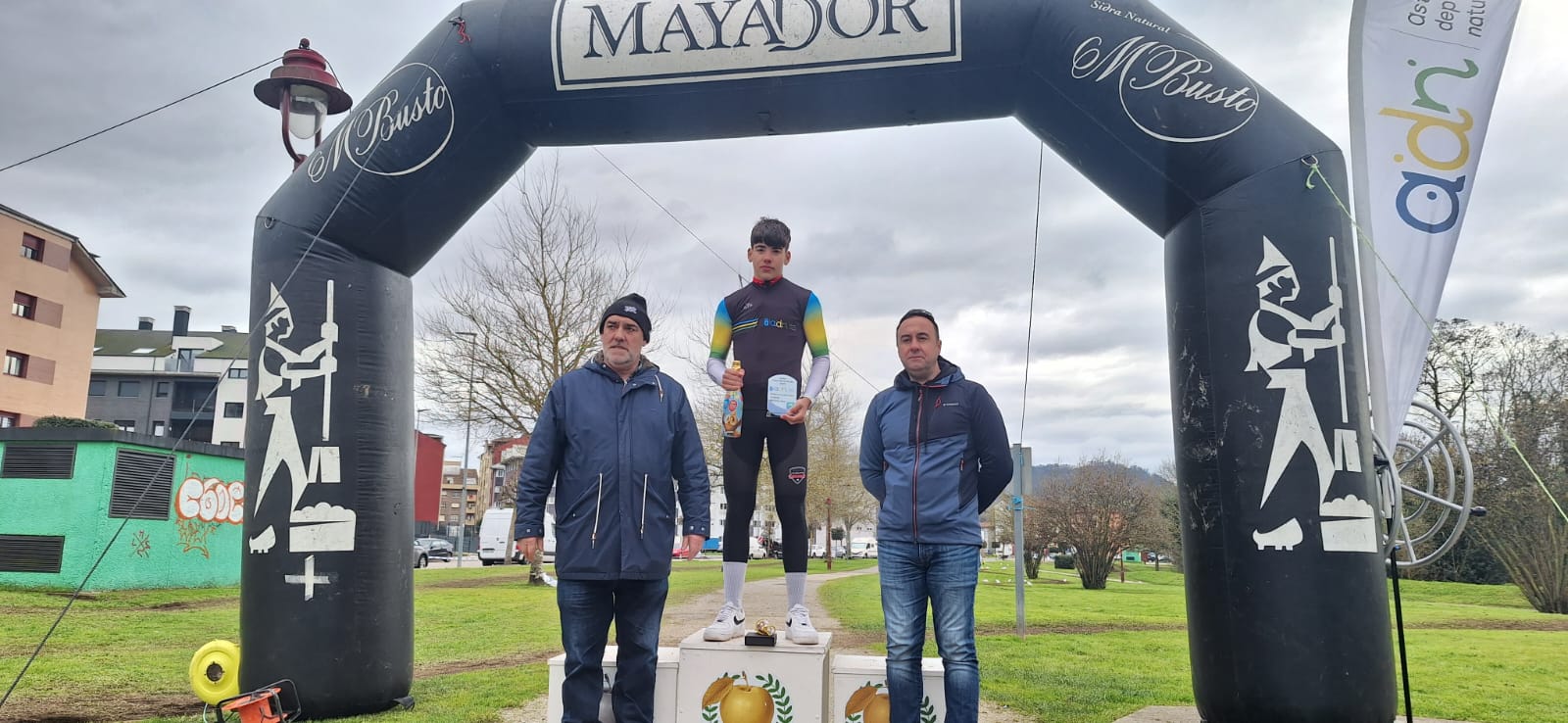 Villaviciosa acoge una brillante jornada de ciclocross con el X Circuito Mayador