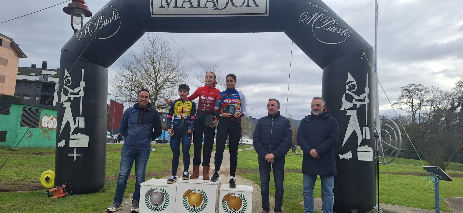 Villaviciosa acoge una brillante jornada de ciclocross con el X Circuito Mayador