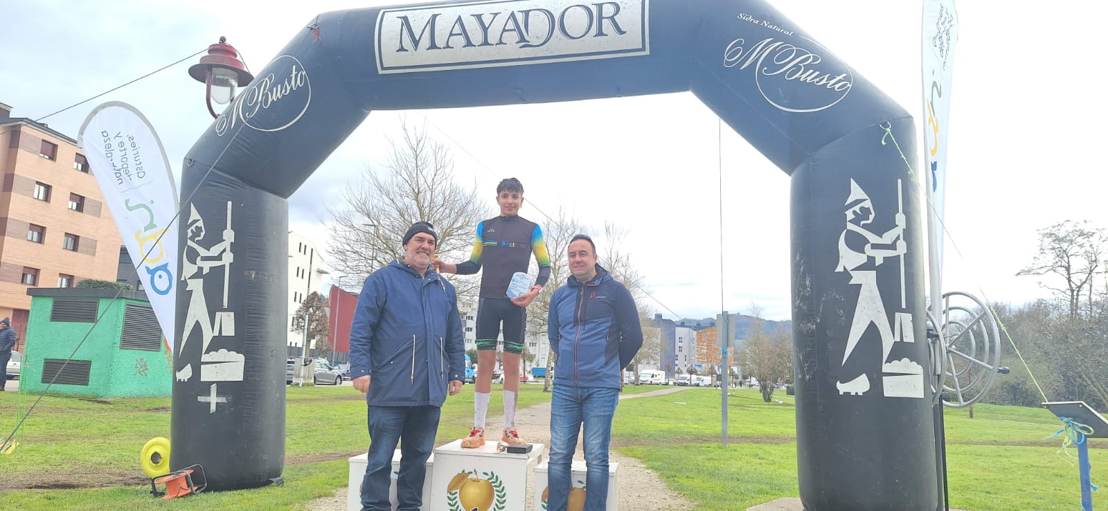 Villaviciosa acoge una brillante jornada de ciclocross con el X Circuito Mayador