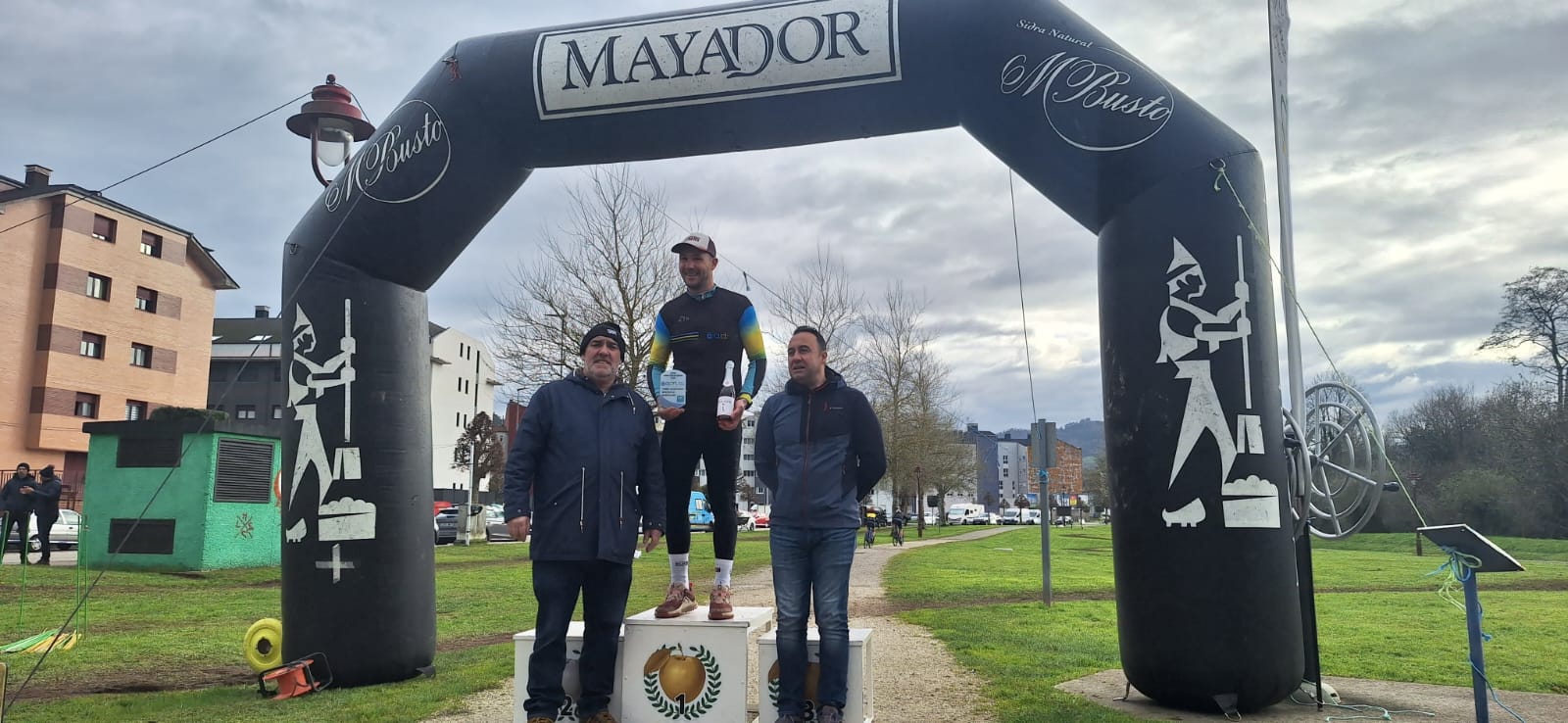 Villaviciosa acoge una brillante jornada de ciclocross con el X Circuito Mayador