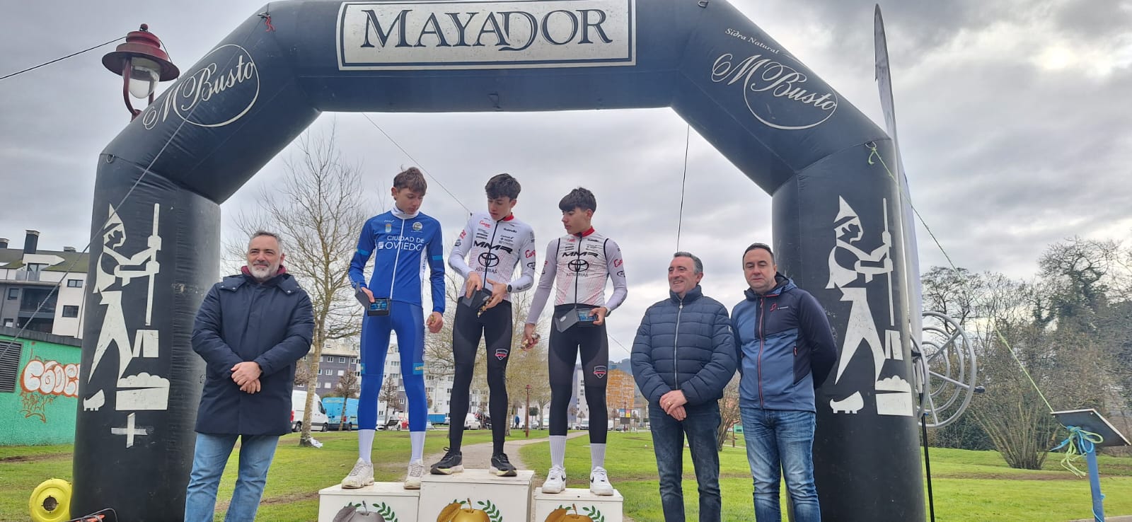 Villaviciosa acoge una brillante jornada de ciclocross con el X Circuito Mayador