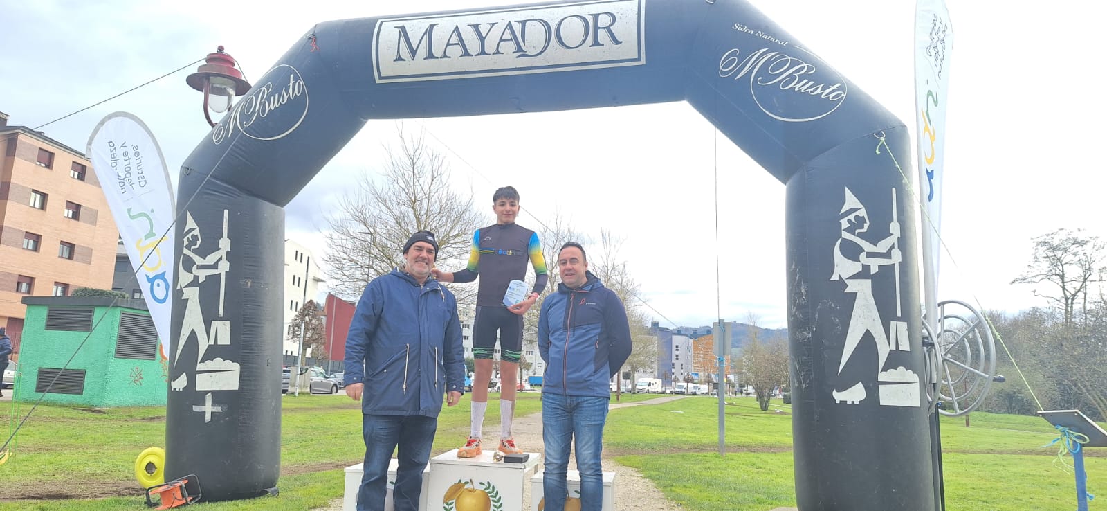 Villaviciosa acoge una brillante jornada de ciclocross con el X Circuito Mayador