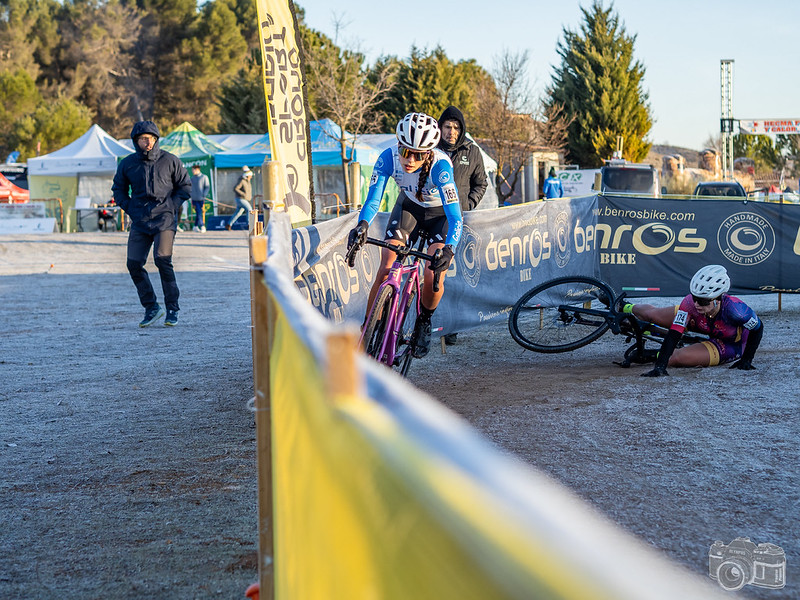 Lorena Patiño acada o segundo ouro da Selección de Galicia no Campionato de España de Ciclocrós