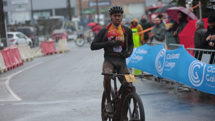 angel-Maneiro-lidera-o-recital-do-Toxo-como-anfitrion-na-3H-BTT-Noia