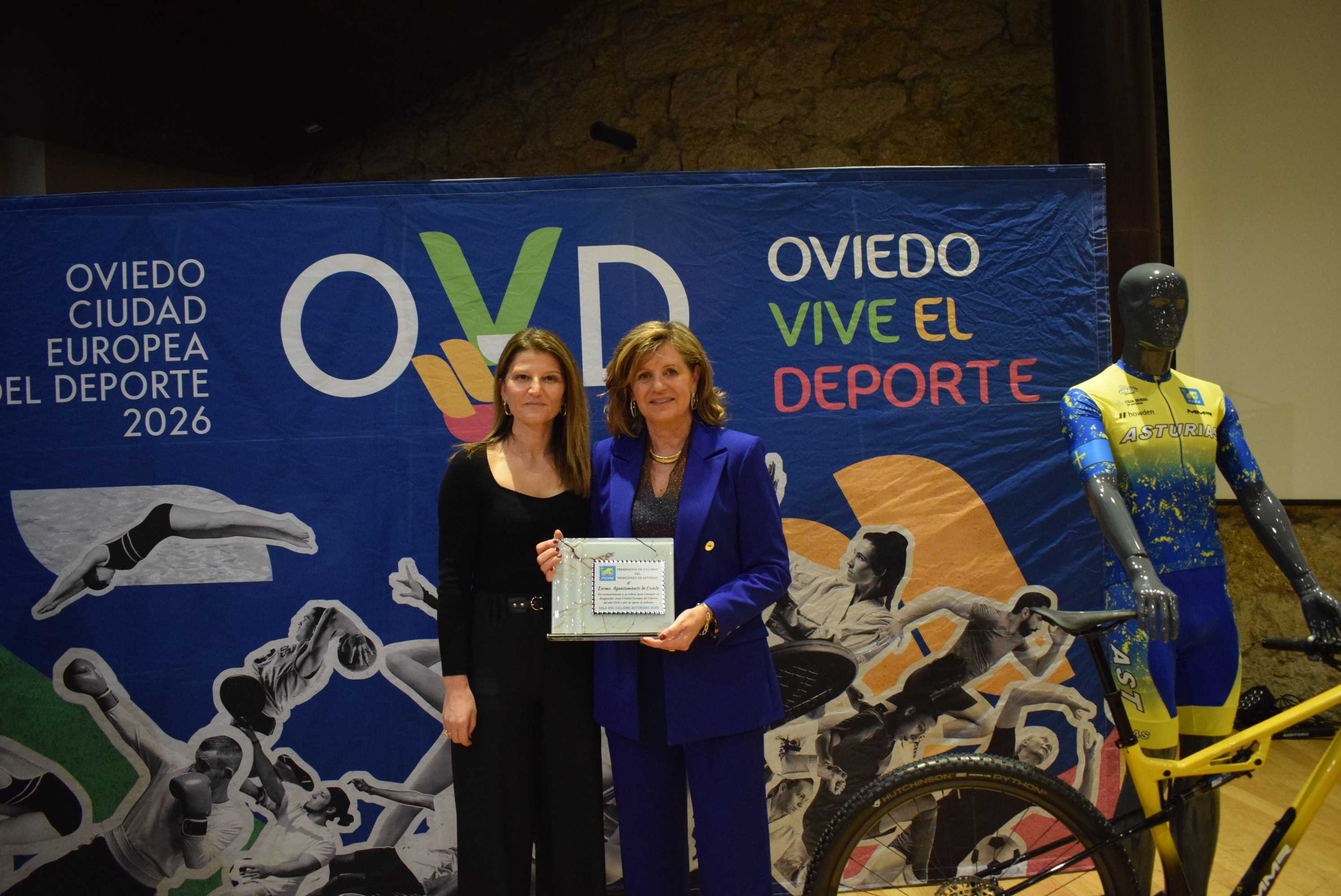 La Gala del Ciclismo Asturiano Premia la Diversidad y el Relevo Generacional en una Noche de Emociones