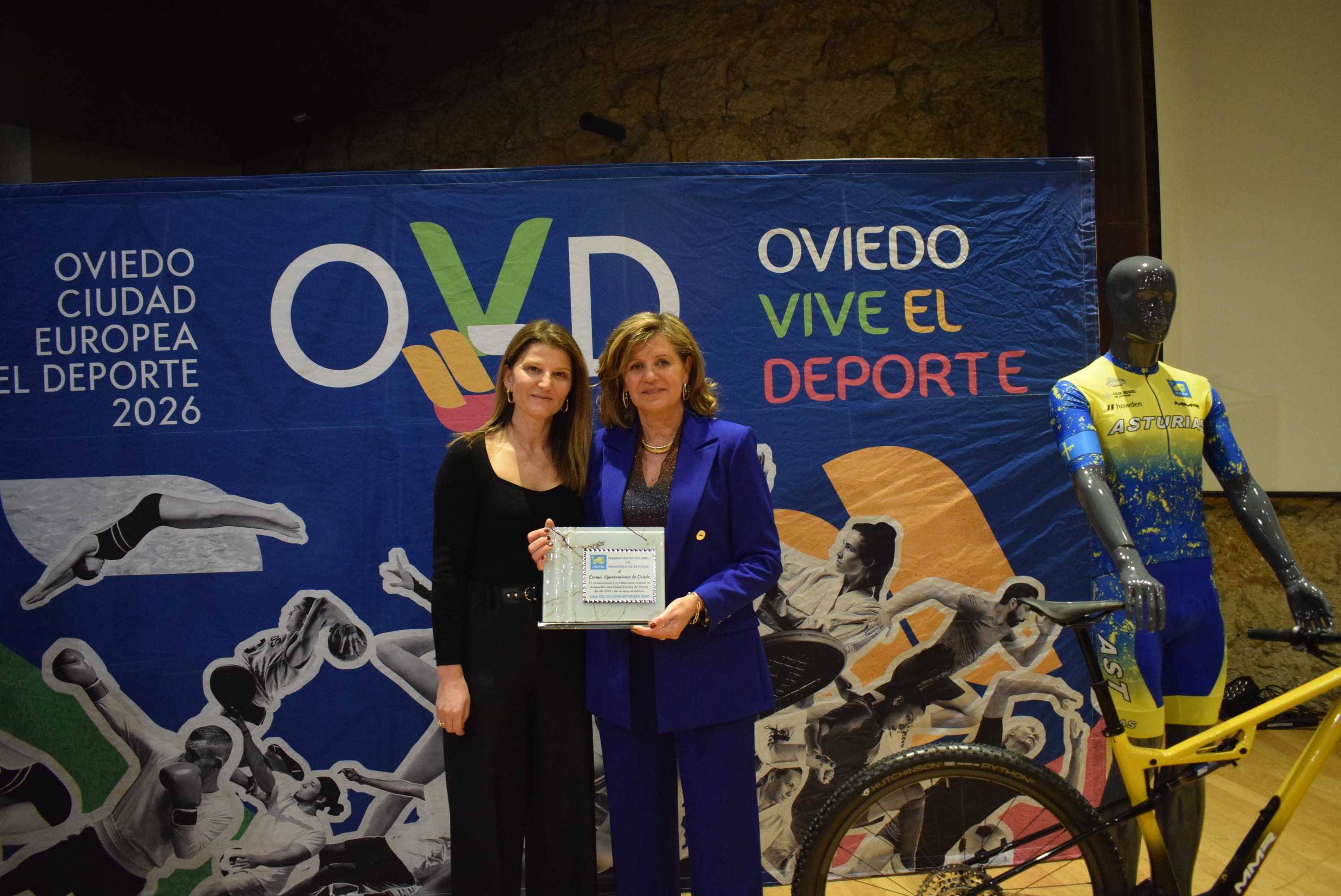 La Gala del Ciclismo Asturiano Premia la Diversidad y el Relevo Generacional en una Noche de Emociones