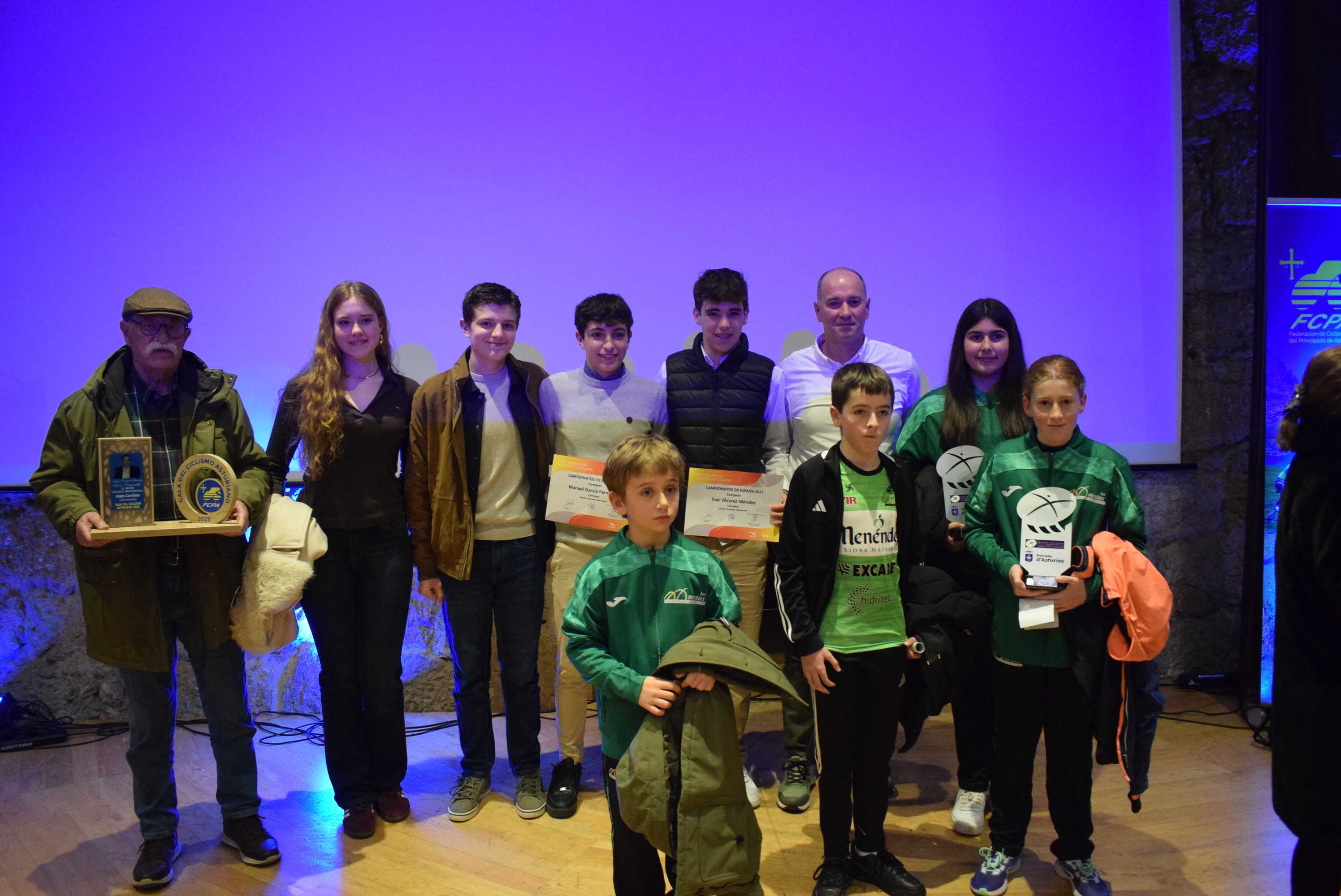 La Gala del Ciclismo Asturiano Premia la Diversidad y el Relevo Generacional en una Noche de Emociones