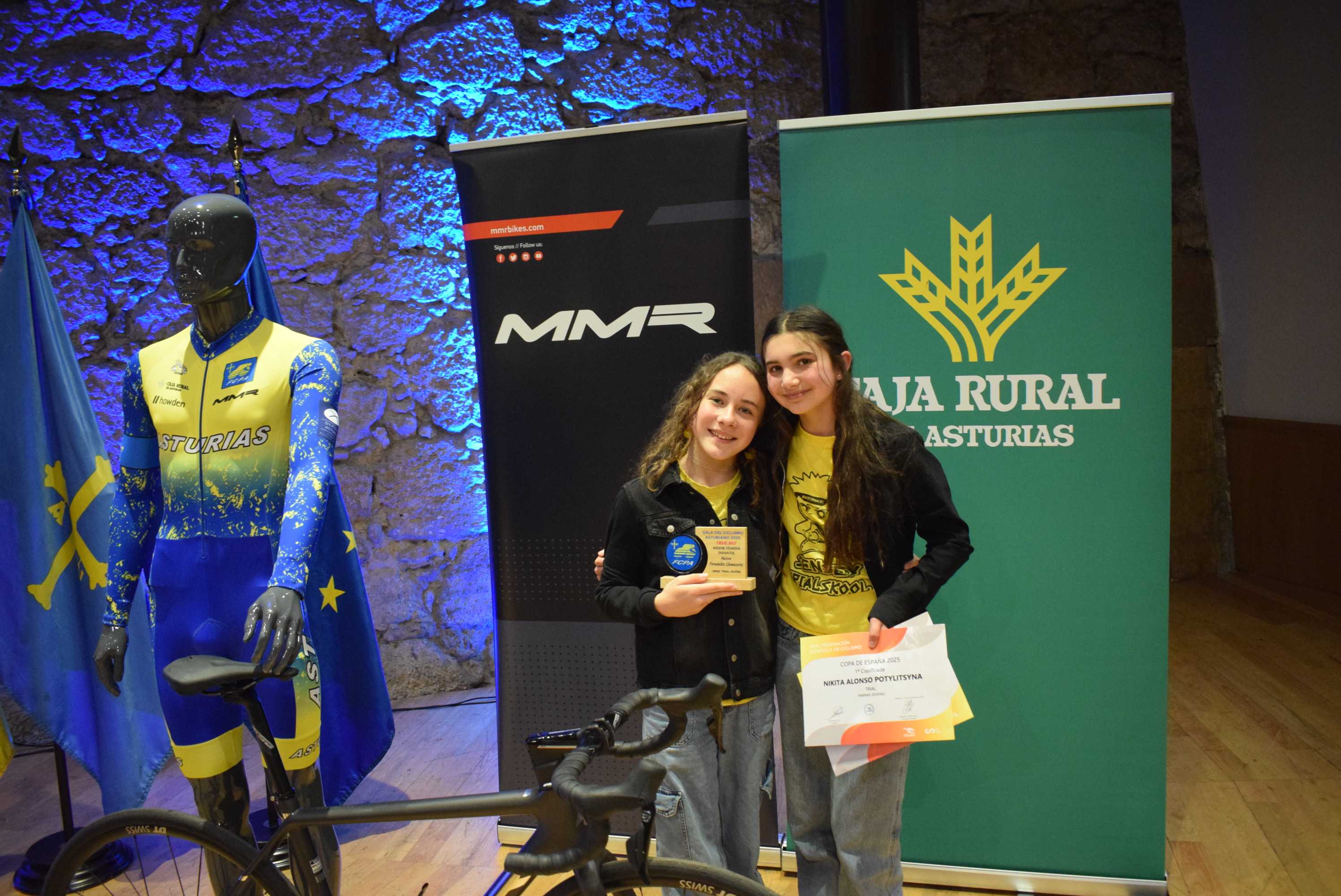 La Gala del Ciclismo Asturiano Premia la Diversidad y el Relevo Generacional en una Noche de Emociones