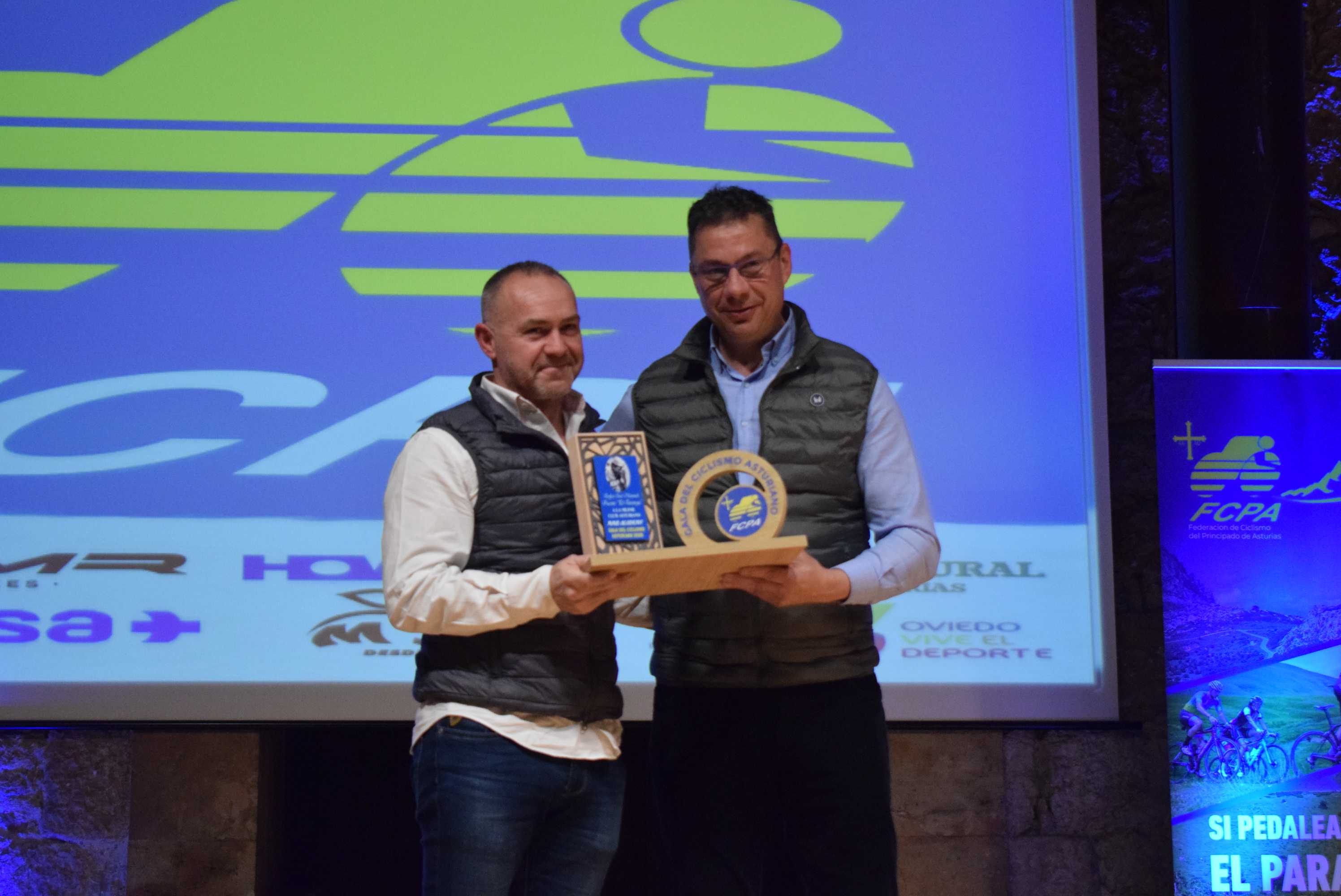 La Gala del Ciclismo Asturiano Premia la Diversidad y el Relevo Generacional en una Noche de Emociones