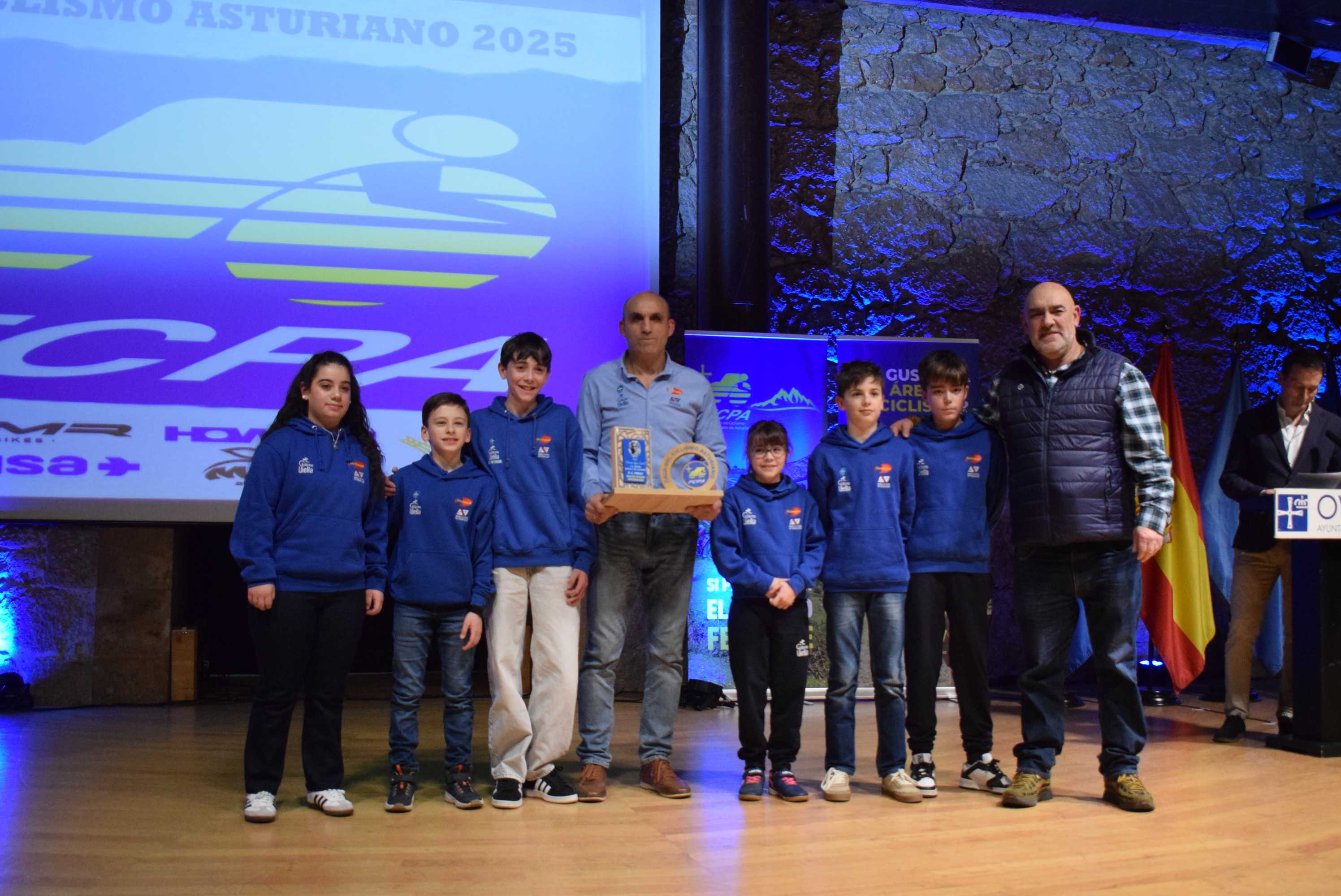 La Gala del Ciclismo Asturiano Premia la Diversidad y el Relevo Generacional en una Noche de Emociones