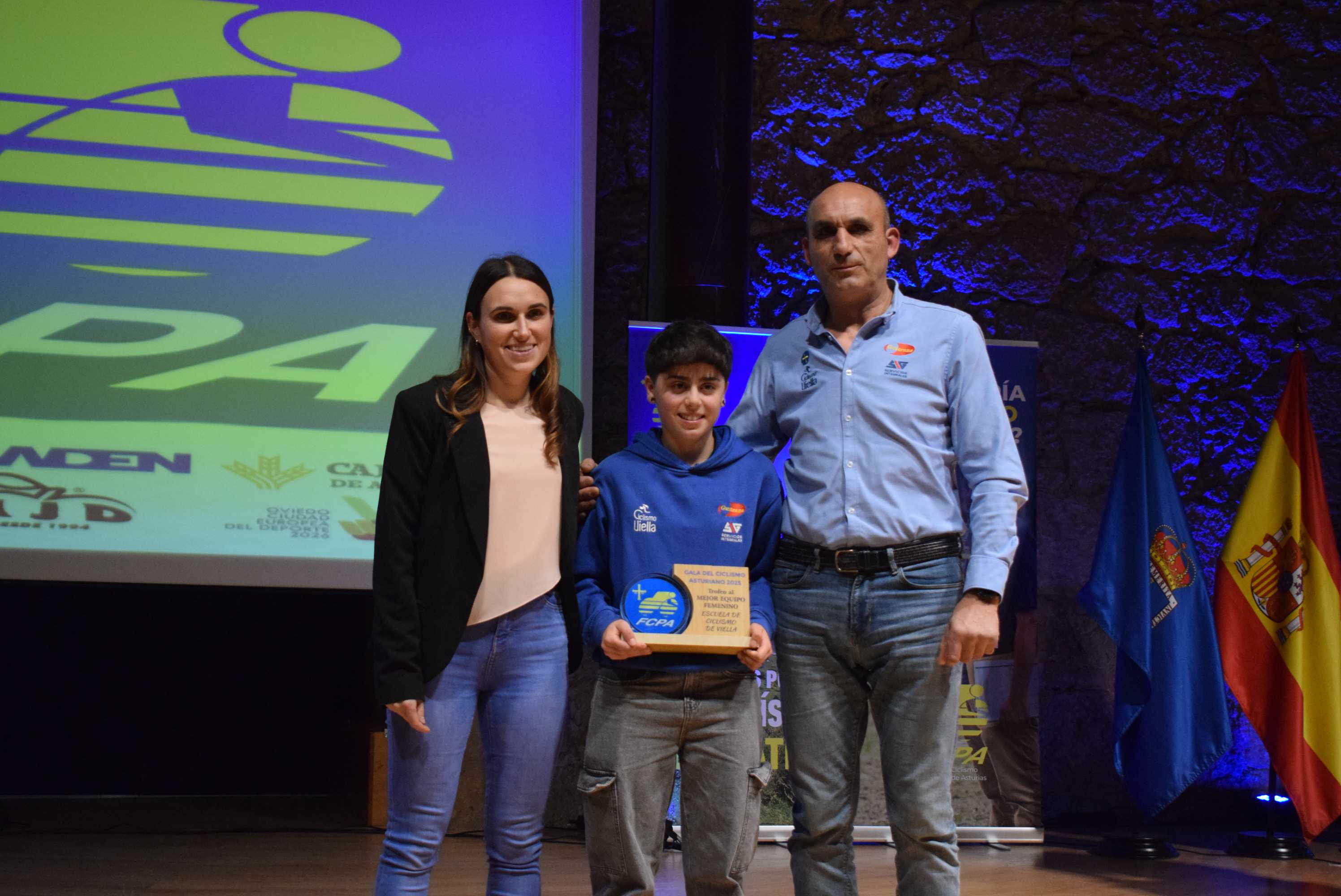La Gala del Ciclismo Asturiano Premia la Diversidad y el Relevo Generacional en una Noche de Emociones