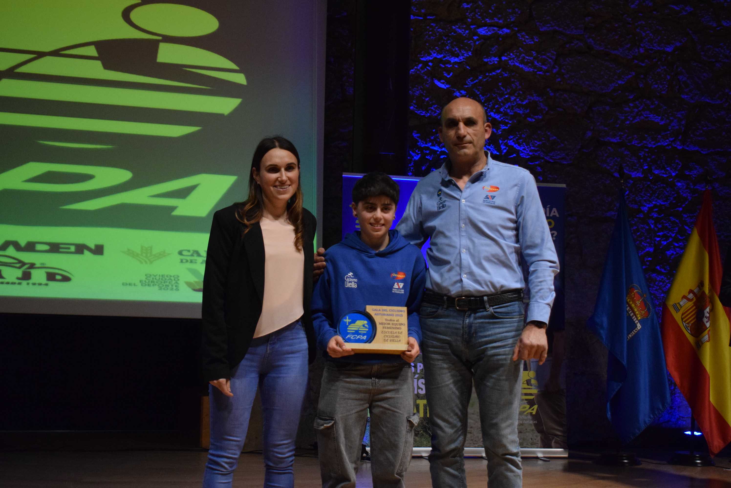 La Gala del Ciclismo Asturiano Premia la Diversidad y el Relevo Generacional en una Noche de Emociones