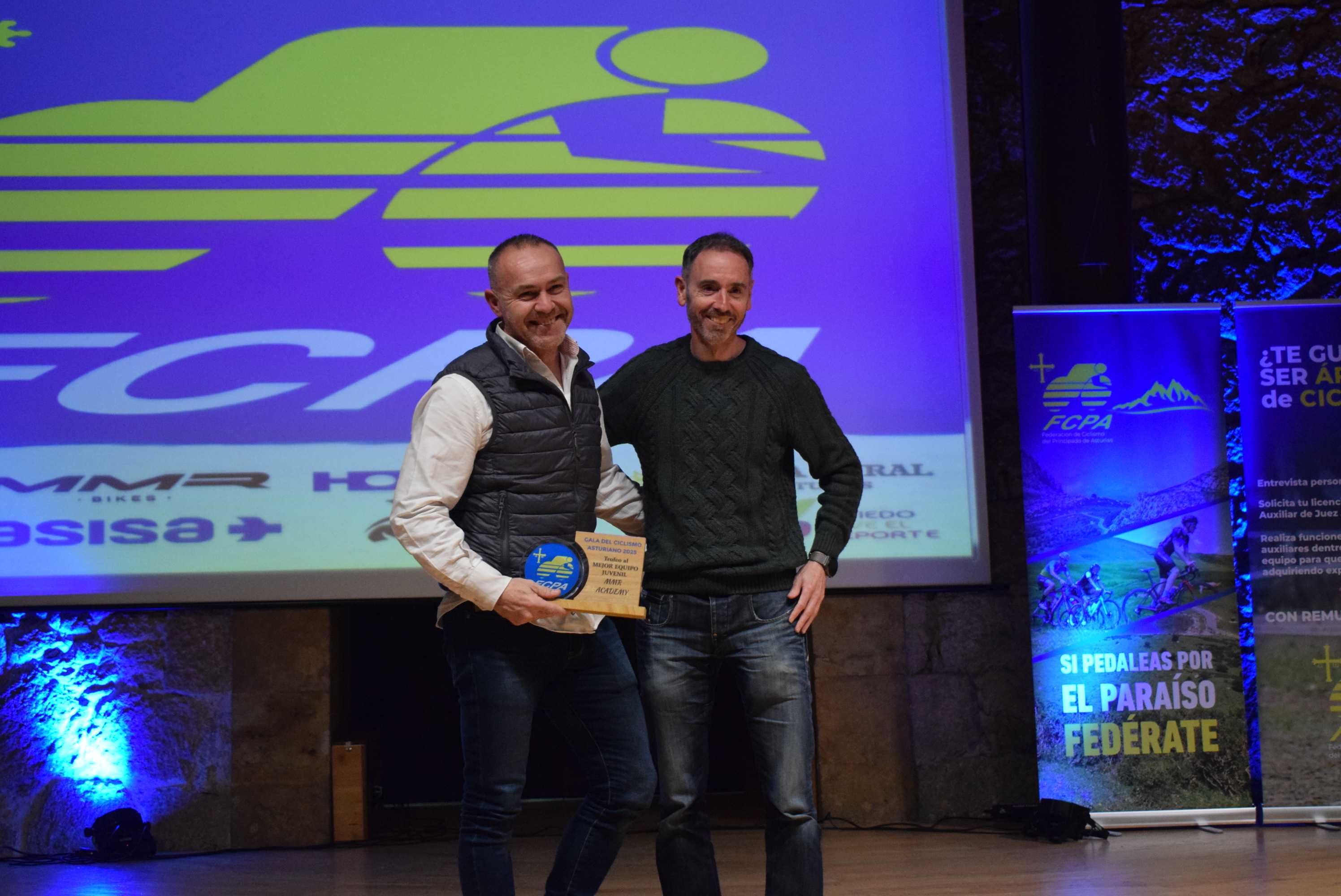 La Gala del Ciclismo Asturiano Premia la Diversidad y el Relevo Generacional en una Noche de Emociones