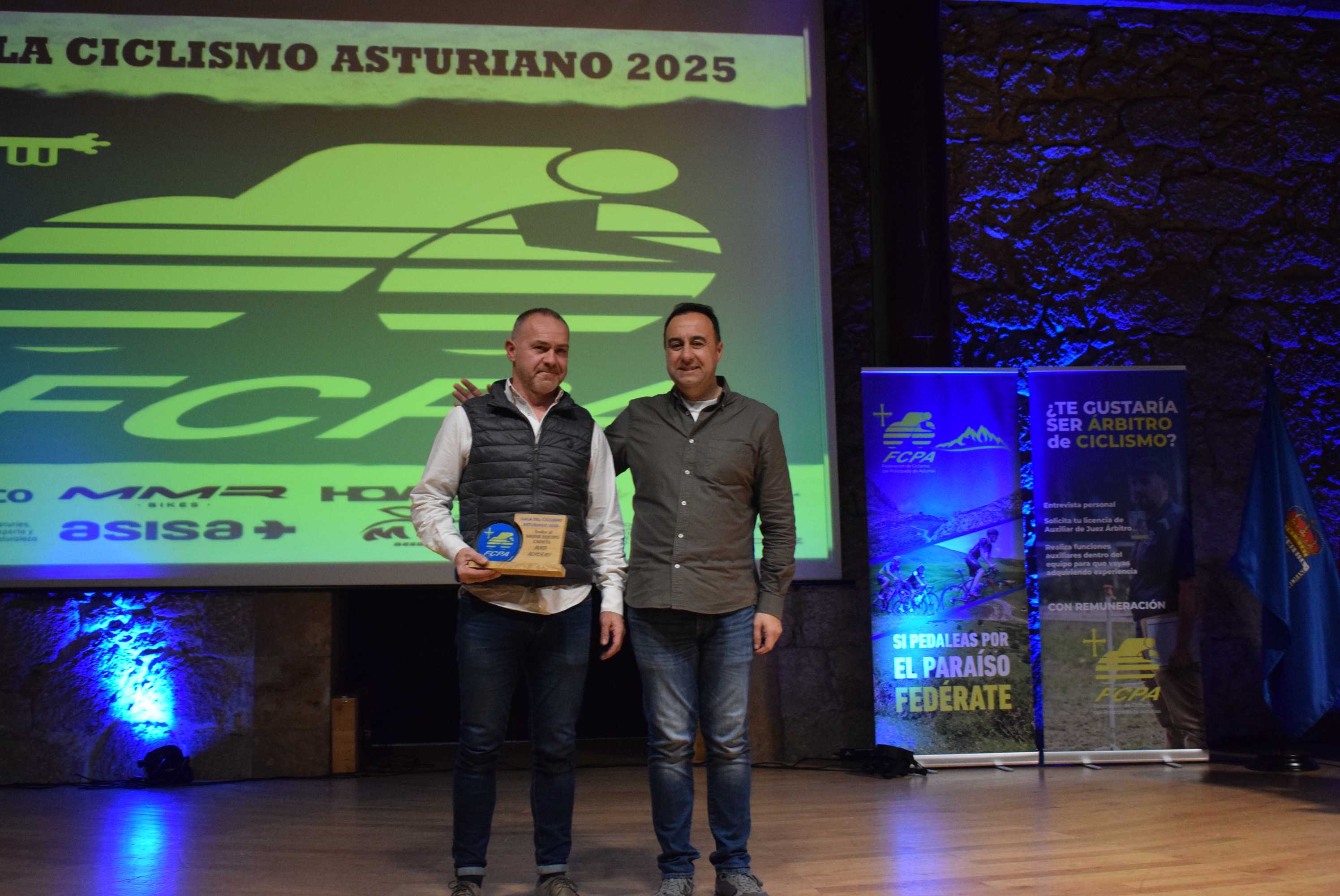La Gala del Ciclismo Asturiano Premia la Diversidad y el Relevo Generacional en una Noche de Emociones