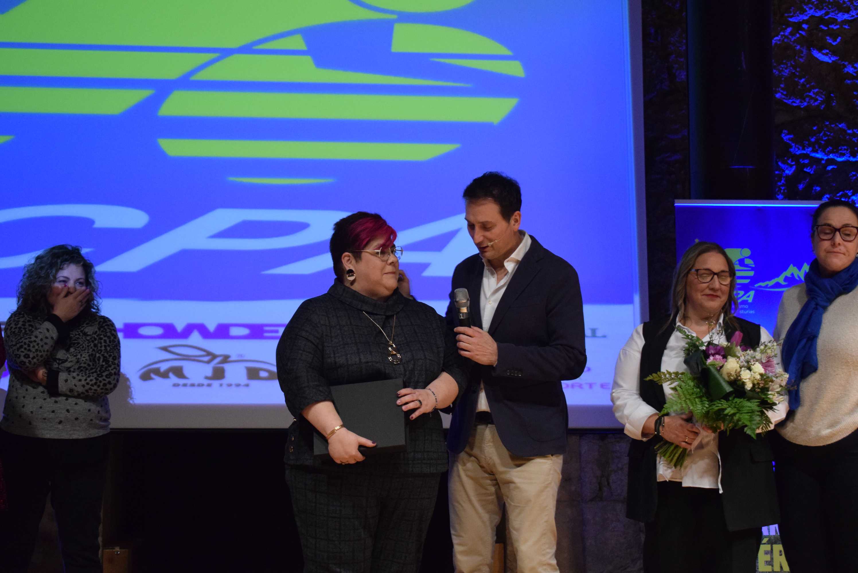 La Gala del Ciclismo Asturiano Premia la Diversidad y el Relevo Generacional en una Noche de Emociones